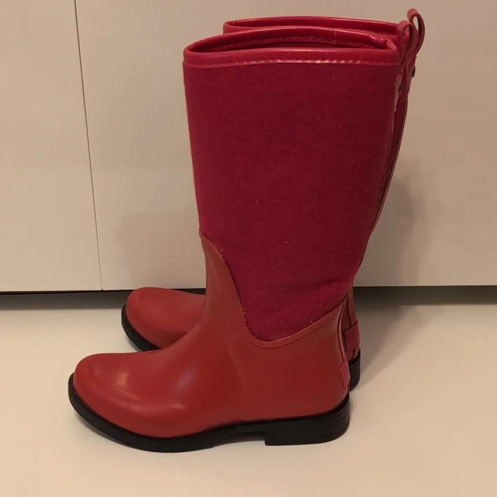 UGG Australia Wendell Reignfall Red on Red Lined Women’s US 7